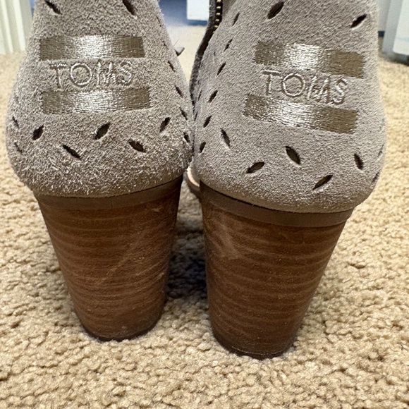 TOMS Majorca Peep Toe Perf Wedges - Picture 5 of 6